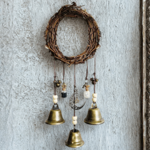 Suspension Rotin & Lune – Cloche Spirituelle de Protection et d’Harmonie